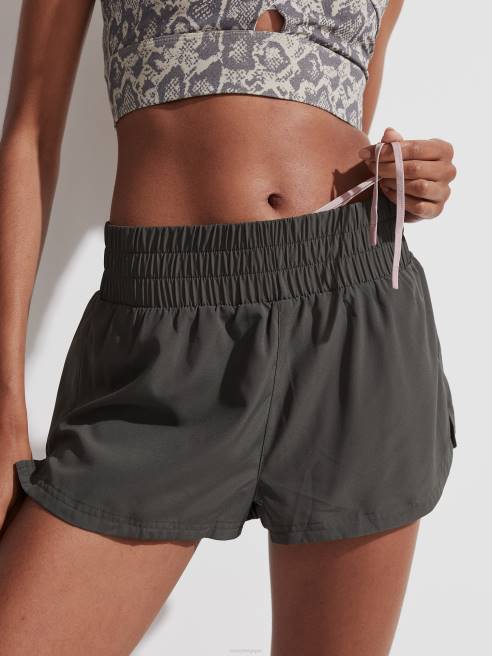 femmes Kallin court 1,5" Varley 8R2T288 noyau d'olive vêtements